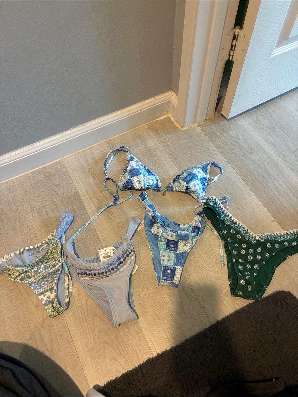 Hollister Blue, Green and Light Gray Patterned Women's Bikini Set